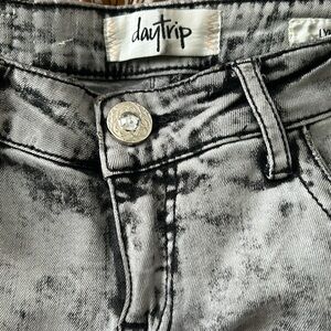 FLASH SALE daytrip LYNX SKINNY (acid wash) Black Jeans♥️